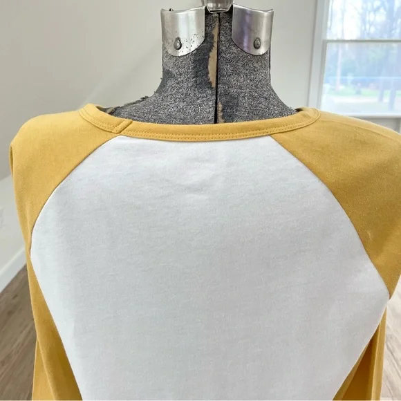 NWT XS S XXL Keep on keeping on gold and white crew neck baseball tee - Picture 6 of 8
